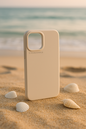 Coque RhinoShield SolidX MagSafe iPhone 17 Beige Coquillage sur une plage 