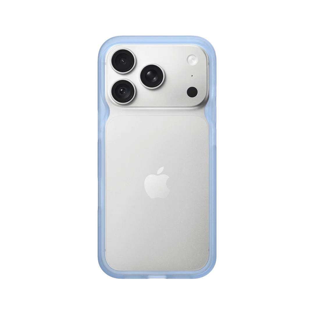 Coque RhinoShield Bumper iPhone 18 Pro Bleu Transparent - vue arrière sur iPhone argent