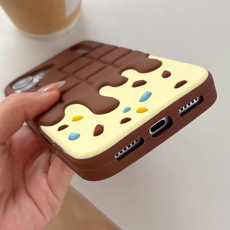 Coque iPhone 17 Pro Candy Chocolate détail du connecteur et des haut-parleurs