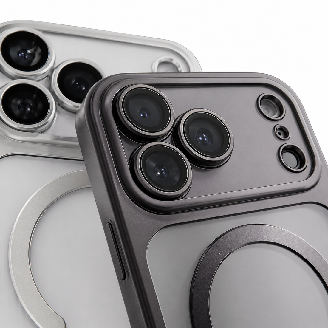 Détail protection caméra des coques iPhone 17 Pro MagSafe fumée et argent
