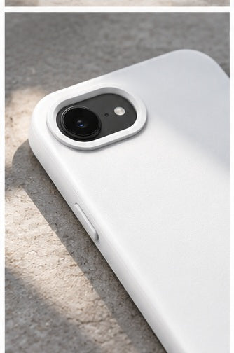Visuel illustratif RhinoShield SolidSuit Blanc Classic iPhone 16e et 17e – vue 5