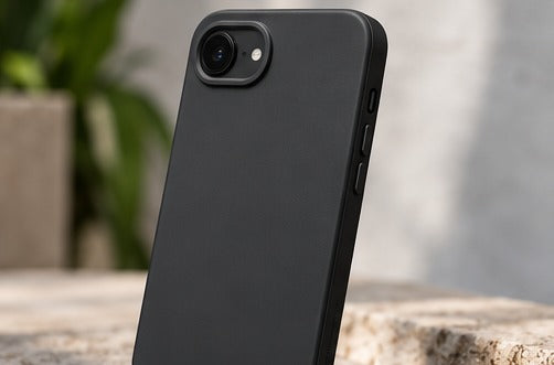 Visuel illustratif coque RhinoShield SolidSuit Noir Classic iPhone 16e et 17e – vue 2